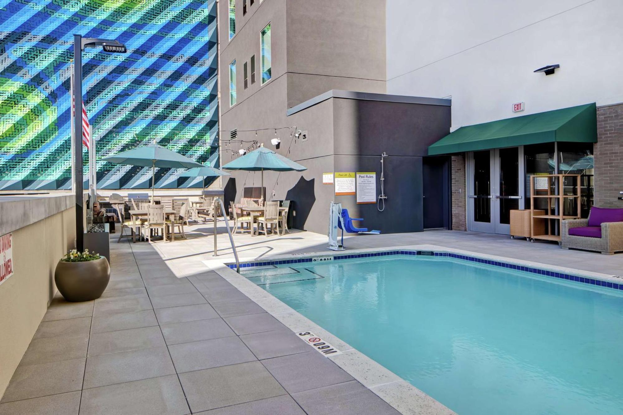 Home2 Suites By Hilton Charlotte Uptown Esterno foto
