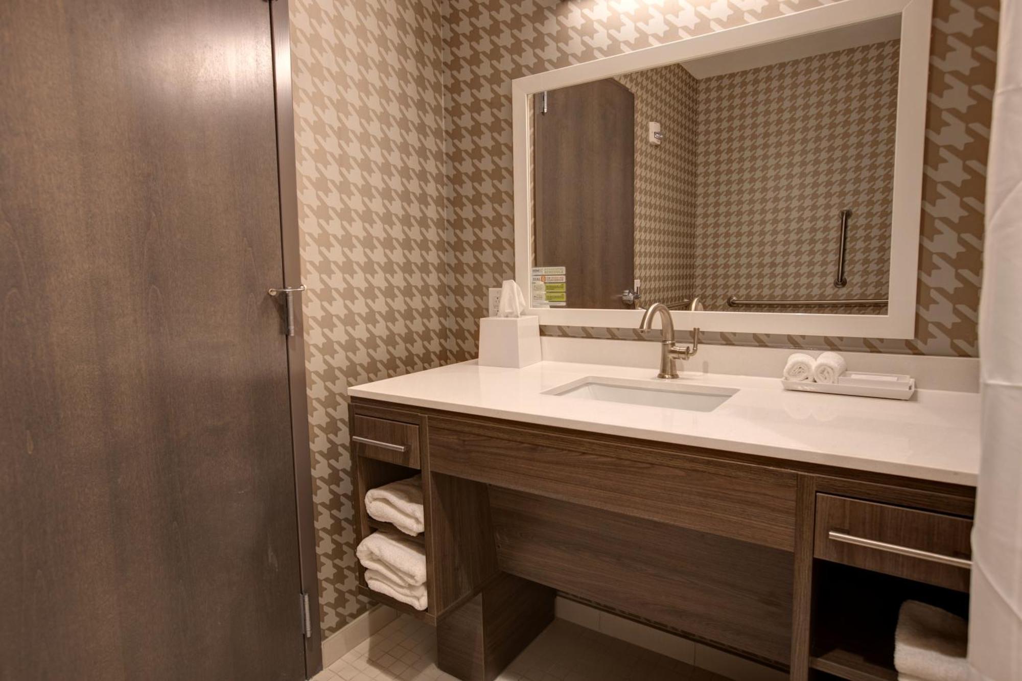 Home2 Suites By Hilton Charlotte Uptown Esterno foto
